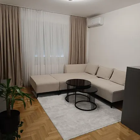 Apartment Stan Na Dan -
